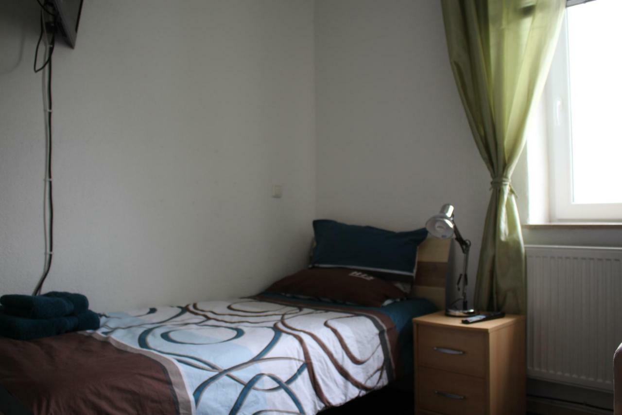 Guest house Isabel No2 *